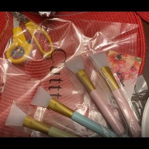 4pcs Silicone Face Mask Brushes